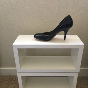 V I A  S P I G A  Patent Leather Pump